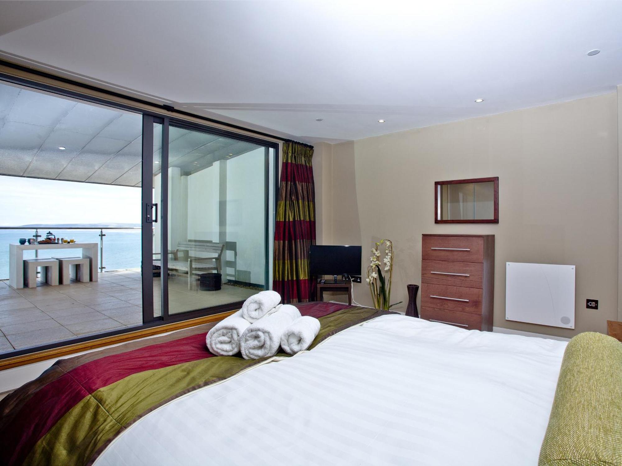 דירות וסטוורד הו The Penthouse Bay View מראה חיצוני תמונה