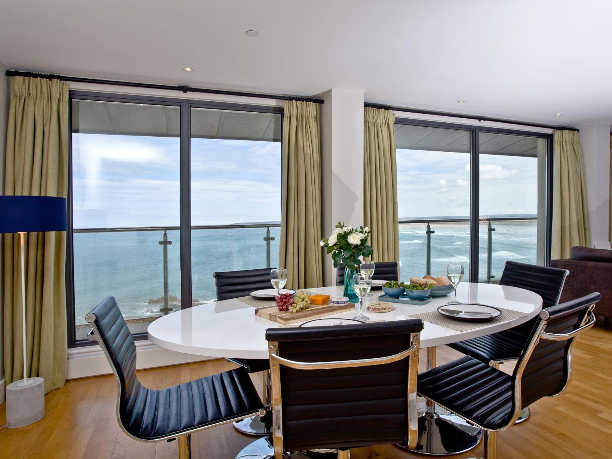 דירות וסטוורד הו The Penthouse Bay View מראה חיצוני תמונה